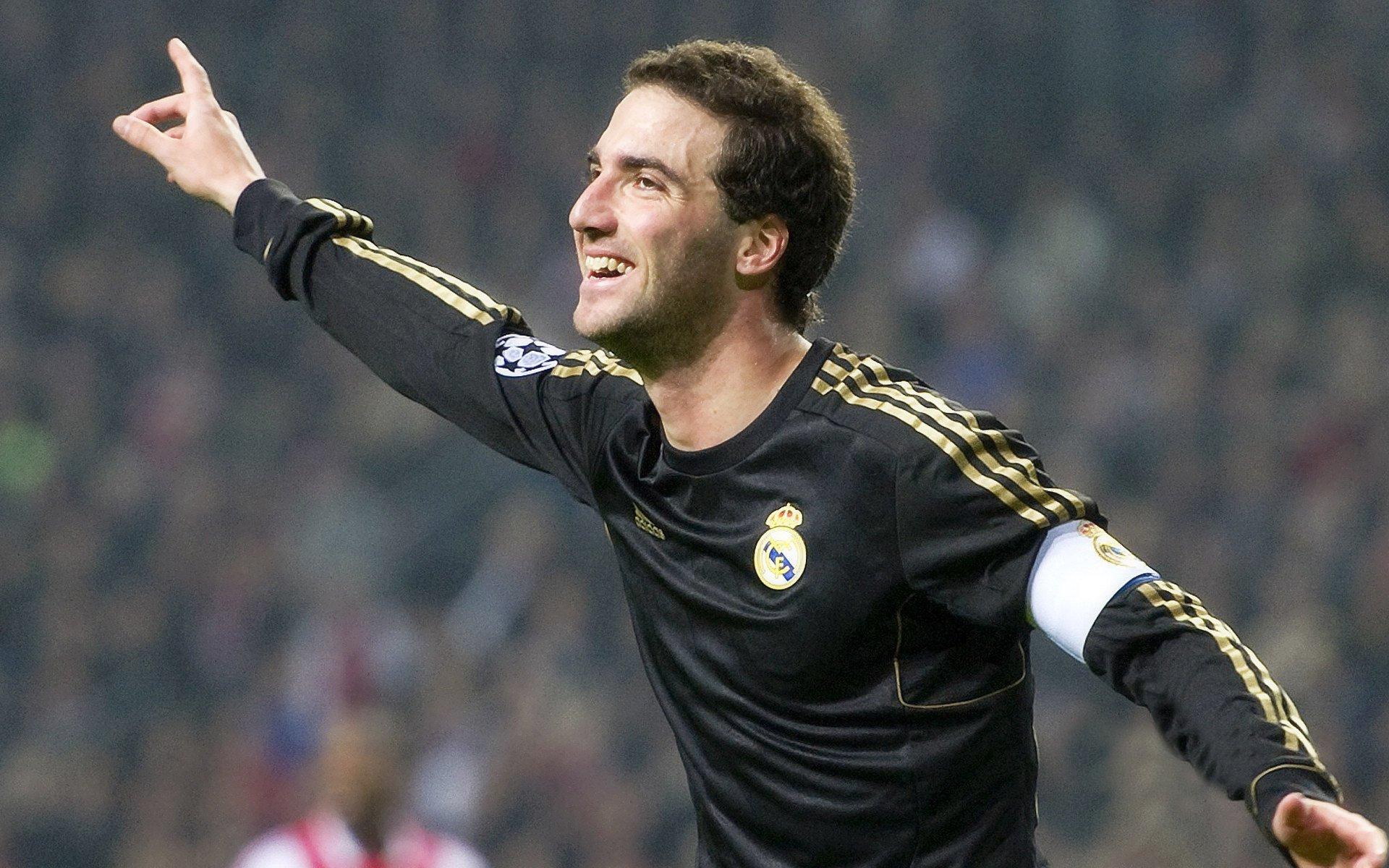 电竞世界杯震撼开赛 全球顶尖战队争夺荣耀之冠