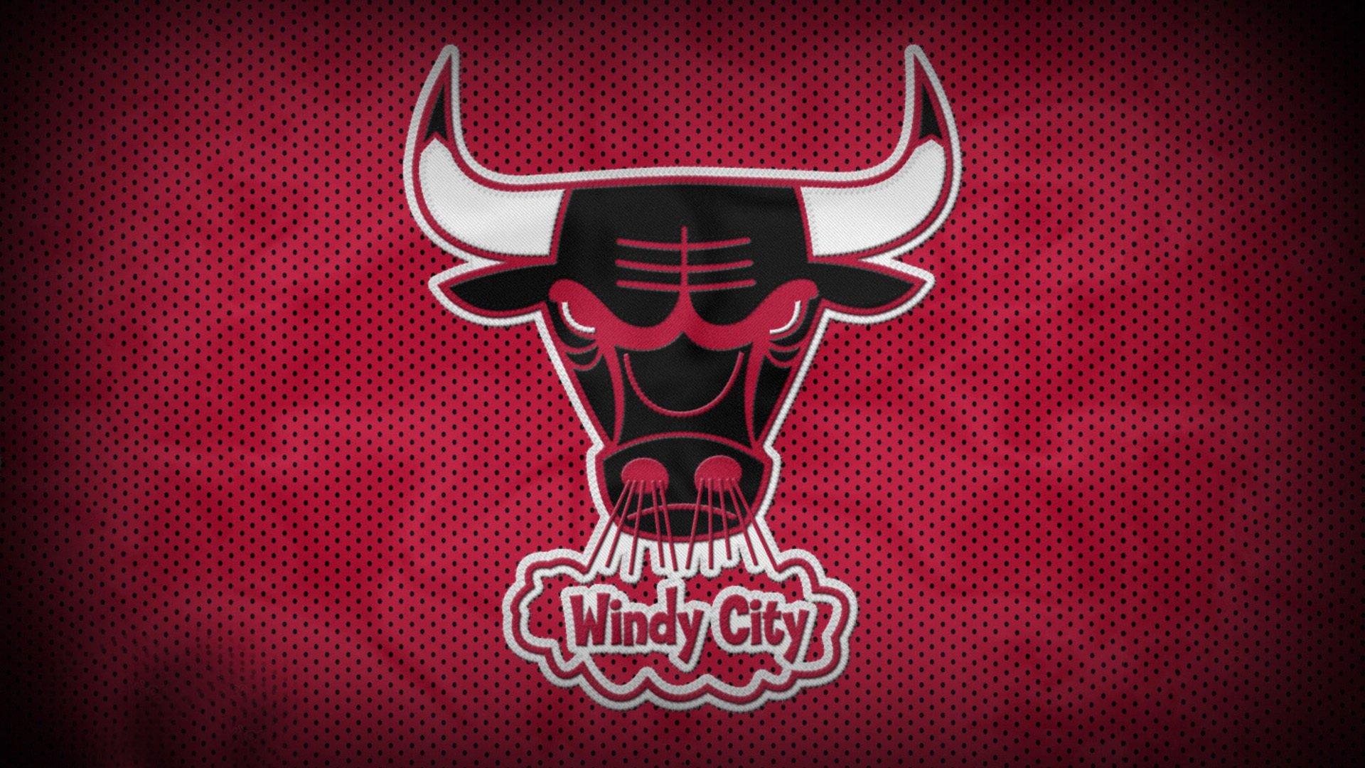 中超联赛,上海海港险胜山东泰山,积分榜紧咬领头羊