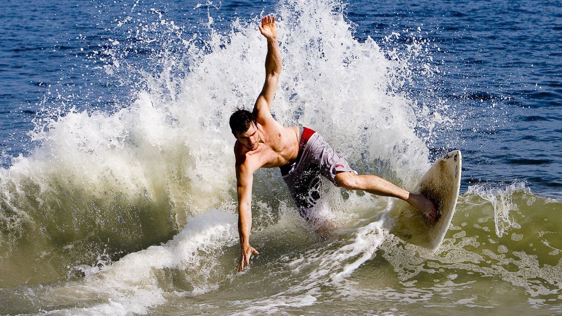 亚冠联赛激战正酣，中超球队能否突破重围？